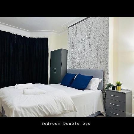 2 Bedroom Double Bed In East ลอนดอน ภายนอก รูปภาพ