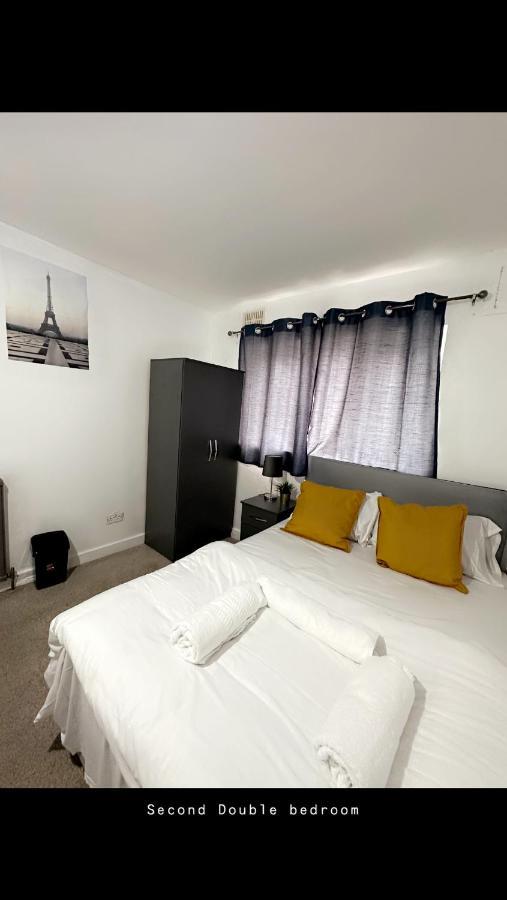 2 Bedroom Double Bed In East ลอนดอน ภายนอก รูปภาพ